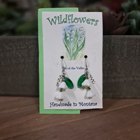 Locally Made Montana Wildflower Earrings NWT - Picture 1 of 1